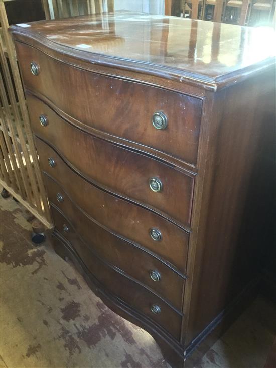 Mahogany serpentine chest of drawers